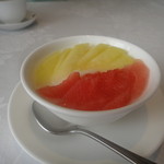 家全七福酒家 SEVENTH SON RESTAURANT - 季節のフルーツ入り杏仁豆腐