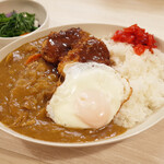 トンテキ食堂8 - カレーライス(800円)+目玉焼き(100円)+ヒレカツ