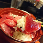 おいで家 - 生本まぐろと生インドマグロ食べ比べ丼