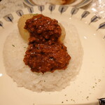 ドイツ料理 ピラミッド - ひき肉のゴロゴロ感がいいですね