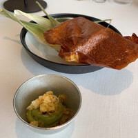フランス料理 エステール by アラン・デュカス - とうもろこしで作ったチュイル、アボガトディップ
