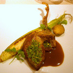 レストラン エテルニテ - 子鳩。ヒゲも食べられるトウモロコシ。