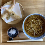 まん作 - えび天ぷらそば♬︎ 1350円
      (えび天別盛り)