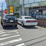 スパゲティハウス　ポッケ - 隣のハスラーは ほとんどハミ出てる