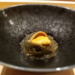 Sushi Ryou - 淡路のウニと岩もずく酢