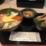 にんにく鍋や - かに北海丼定食　880