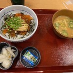 Nakau - イクラアワビ丼味噌汁漬物セット