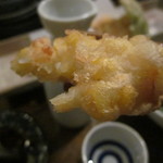 あぶり五六八 - トウモロコシと海老のかき揚げ　ズーム