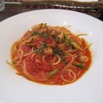 クッチーナ・モット - 小柱とアスパラのトマトソース