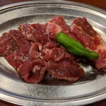 焼肉 蔘鶏湯 大吉 - ツラミ、ハラミ、ロース