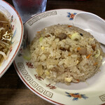 中華飯店 新宝楽 - 半チャーハン