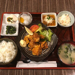 鶏の唐揚げ定食