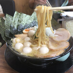 Yokohama Iekei Ramen Ichi Yonya - 中太麺　やわ