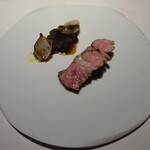 レフェルヴェソンス - Primitivism 島豚 今帰仁アグー豚を東京檜原村の薪でシンプルに焼いて 小玉葱とアミガサ茸 ソースヴァンルージュ