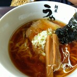 麺屋うめはら - 相棒の注文した「醤油らーめん」(¥730-税込)です。チャーシューはロースを選びました。