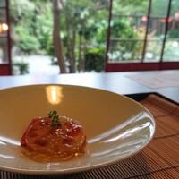 葉山 日影茶屋 - サーモンと新蓮根の重ね