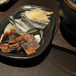 醪音 - 炙り焼き（スルメイカ丸干し、さより、エイヒレ）は七輪で愉しむ