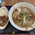 らーめん仙代 - ラーメンセット¥1000
                                冷たい煮干し醤油と牛タンカレー