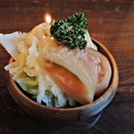 西洋料理店 エスコフィエ - サラダ（トマトの皮剥いてありました。）