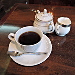 西洋料理店 エスコフィエ - 珈琲（香り、コク、素晴らしいです。器も吟味されてます。）