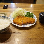 とんかつ ゆたか - ロースかつ定食