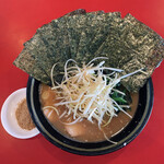 家系ラーメン たつ家 - 料理写真: