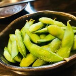 串揚家 でらじろう - お通しはアツアツの枝豆 