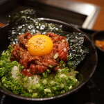 焼肉家 KAZU 神楽坂 - ローストビーフ丼