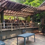 野外テラス 水の音 - ちょい高台になった後部席