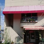 ブーケ - 店入口は二階です