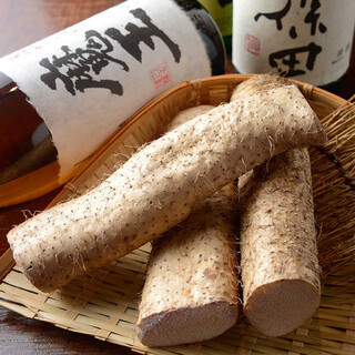 農家直送「自然薯」をたっぷり使用♪”名物鍋”や様々な一品で