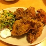 台湾料理 あじ仙 - 鶏の唐揚げ　７４５円