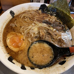 Ramen Oppeshan - スープ（脂の量は「どんぴしゃ」で）