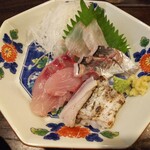 金町製麺 - 刺身盛（鯵、ブリ、真鯛、炙り太刀魚）