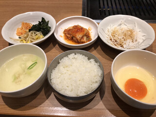 大阪駅チカで焼肉女子会なら 昼と夜のおすすめ人気店5選 食べログまとめ 大阪駅チカで焼肉女子会なら 昼と夜のおすすめ人気店5選 食べログまとめ