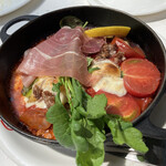 ドッグデプトガーデン - 生ハムとトマトのガーデンライス〜とろ〜りモッツァレラ〜¥1900(サラダ、ドリンクバー付)