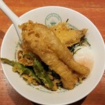 麺屋 六感堂 - 穴子の山椒ブラック和えそば (穴子天ぷら添え)