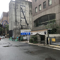 とり田 博多本店 - 外観（奥が博多座）