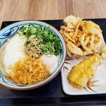 丸亀製麺 - とろ玉うどん＋かき揚げとイワシの天ぷら