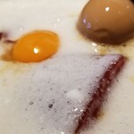 ラーメン巌哲 - 鮪山＋半熟煮玉子トッピング