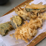 うどん処　さぬきや - 揚げたて天ぷら