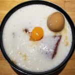 ラーメン巌哲 - 鮪山＋半熟煮玉子トッピング
