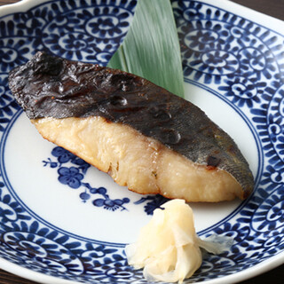 青森の鮮魚や旬の食材を使用した、季節の郷土料理とおばんざい