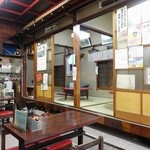 酔來軒 - 店内は昭和30年位のイメージです