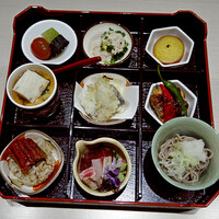 創作料理 FANCL令和本膳 - 八幡浜港産 魚 特別弁当