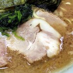 ラーメン六角家 - 肩ロースのチャーシューはトロトロでした。