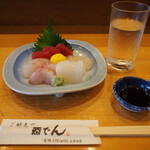 鮨でん - お造り盛り合わせ ＆ 冷酒（獺祭）