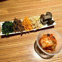 Cossott’e sp 麻布十番店 - キムチ・ナムルの盛り合わせ