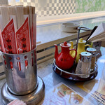 洞庭春 - 卓上調味料