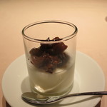 フォリオリーナ・デッラ・ポルタ・フォルトゥーナ - 三種のミルクのババロア　アミガサ茸、ピスタチオ、イチジク添え　(2012/06)